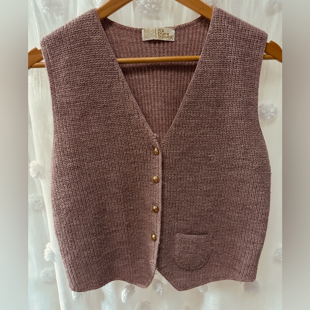 Vintage women’s lavender sweater vest